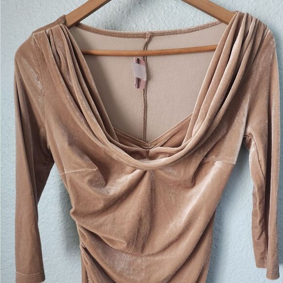 Deadly Dames Film Noir Dress Velvet rushed sides for perfect fitting - Picture 3 of 13